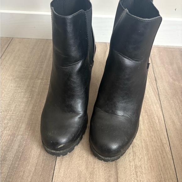 Soda Black Chunky Heel Ankle Boots - Picture 2 of 4